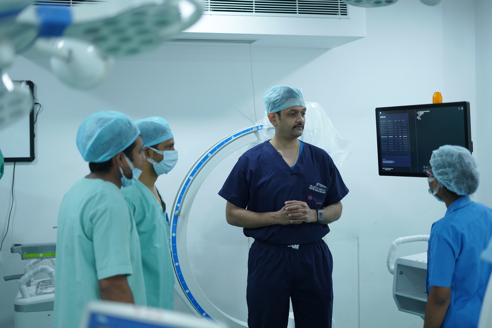 Dr Aditya Somayaji explaining about Surgery